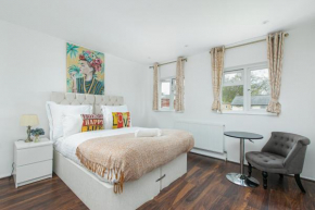 Beautiful accommodation in Hatfield with Parking and WiFi